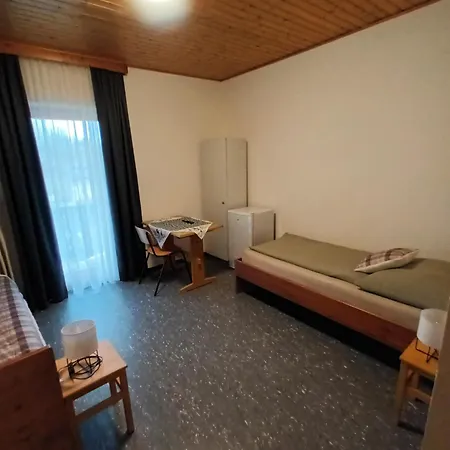 Waldfrieden Πανσιόν 3*